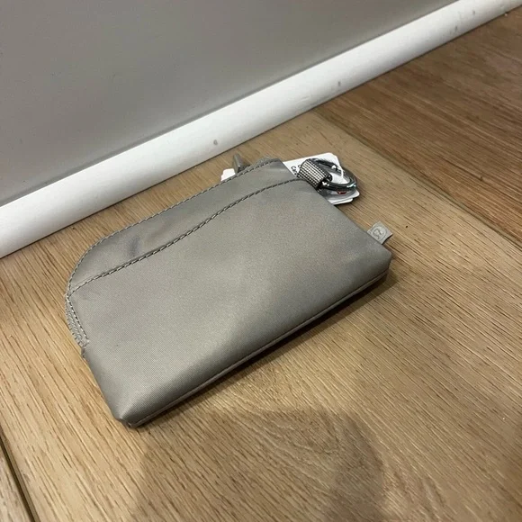 Lululemon Clippable Card Pouch - Picture 3 of 4